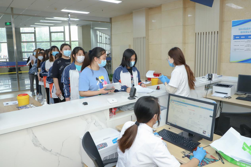 我院師生第二針新冠肺炎疫苗接種工作有序展開