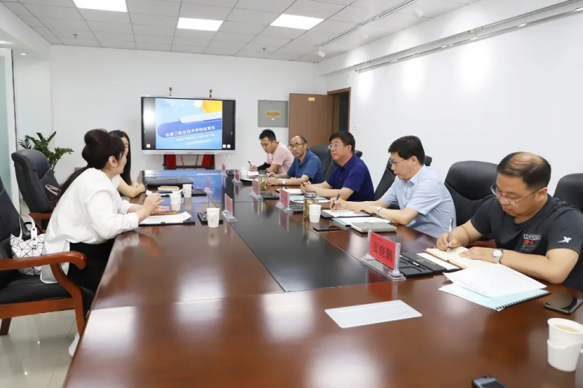 黨委書記馮印濤會見北京綠茵天地體育產(chǎn)業(yè)股份有限公司總經(jīng)理趙梅一行