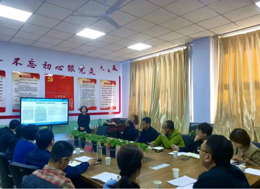 信息工程與藝術(shù)設(shè)計學(xué)院對人才培養(yǎng)方案進(jìn)行論證