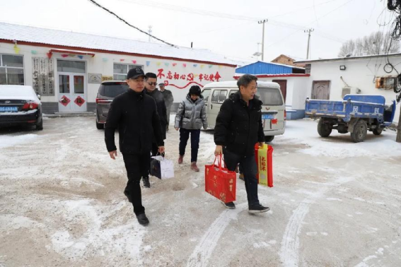 院長王立軍慰問我院駐村幫扶工作隊