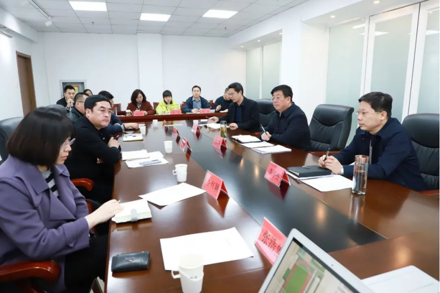 黨委書記馮印濤聽取學院重點項目推進情況匯報