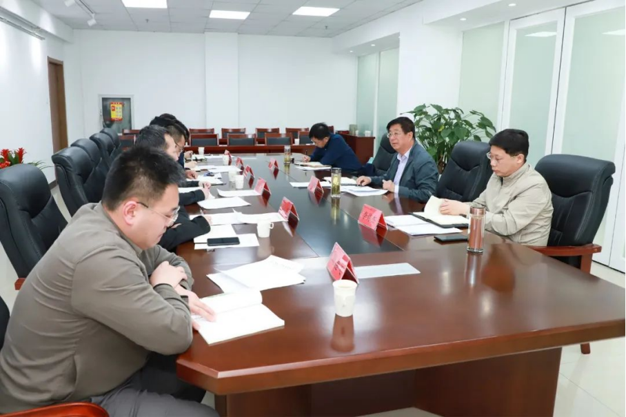 黨委書記馮印濤聽取學(xué)院重點(diǎn)項目推進(jìn)工作情況匯報