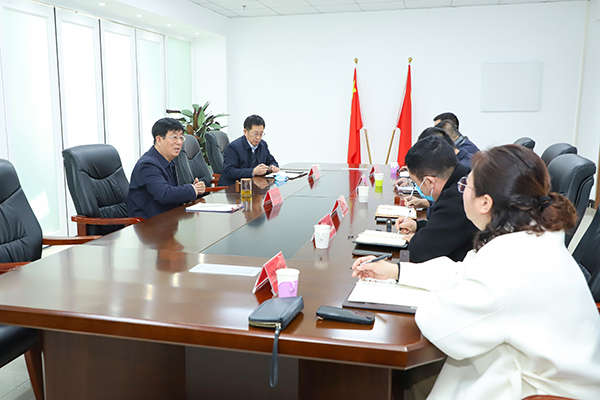 黨委書記馮印濤就校園安全工作進行專題調度