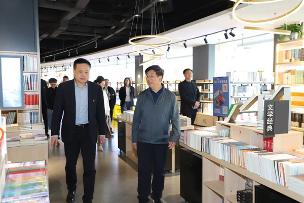 校企融合 聚力共贏 | 黨委書記馮印濤赴張家口市新華書店有限責任公司考察調研