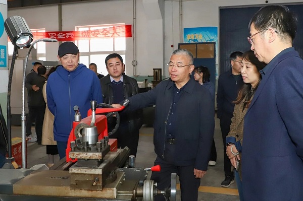 學院領導對校園安全工作進行調度檢查