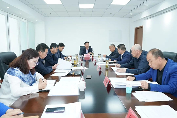 學院黨委會議認真學習貫徹中央、省、市會議精神