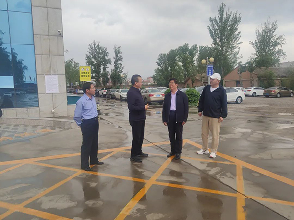 黨委書記馮印濤率隊赴張家口市沙嶺子醫院考察調研