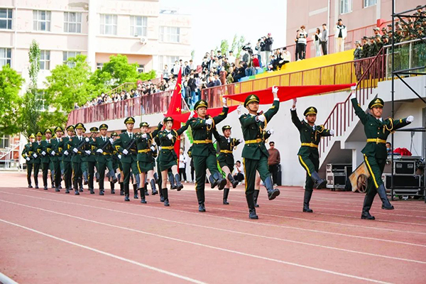 我院舉行2022級學生軍訓匯報表演暨總結表彰大會